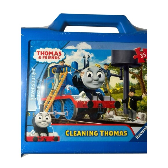 2012 Ravensburger Thomas & Friends Cleaning Thomas Puzzle With Travel Case 35pcs - Picture 3 of 9